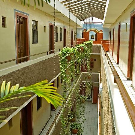 Hotel Janeiro Гуадалахара Екстериор снимка