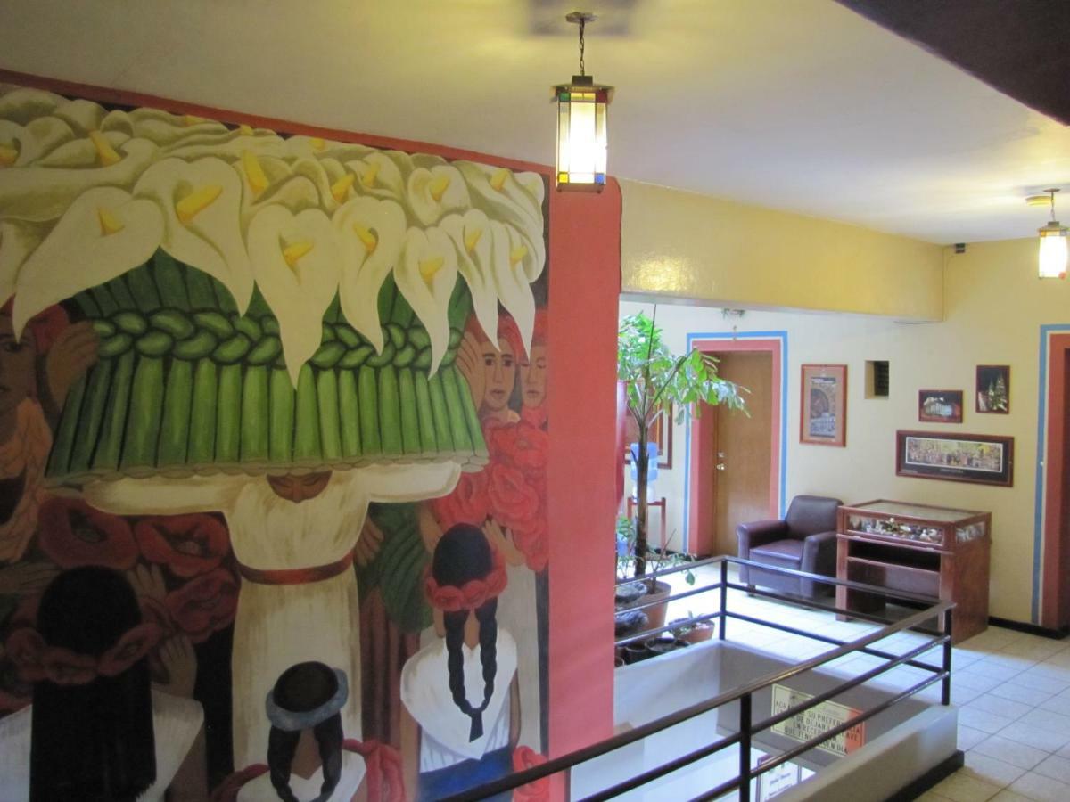 Hotel Janeiro Гуадалахара Екстериор снимка