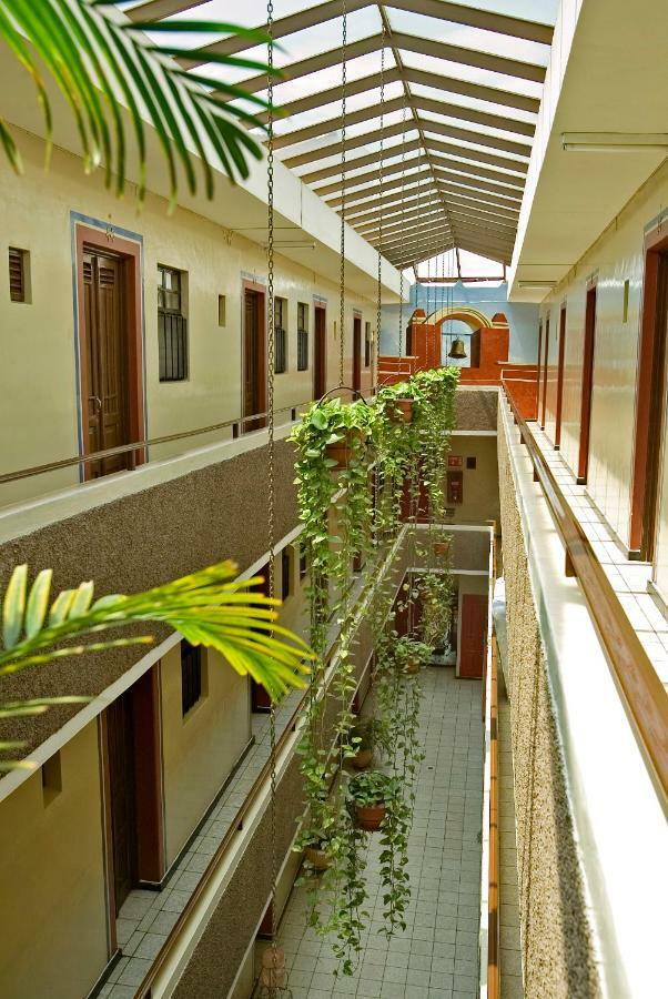 Hotel Janeiro Гуадалахара Екстериор снимка