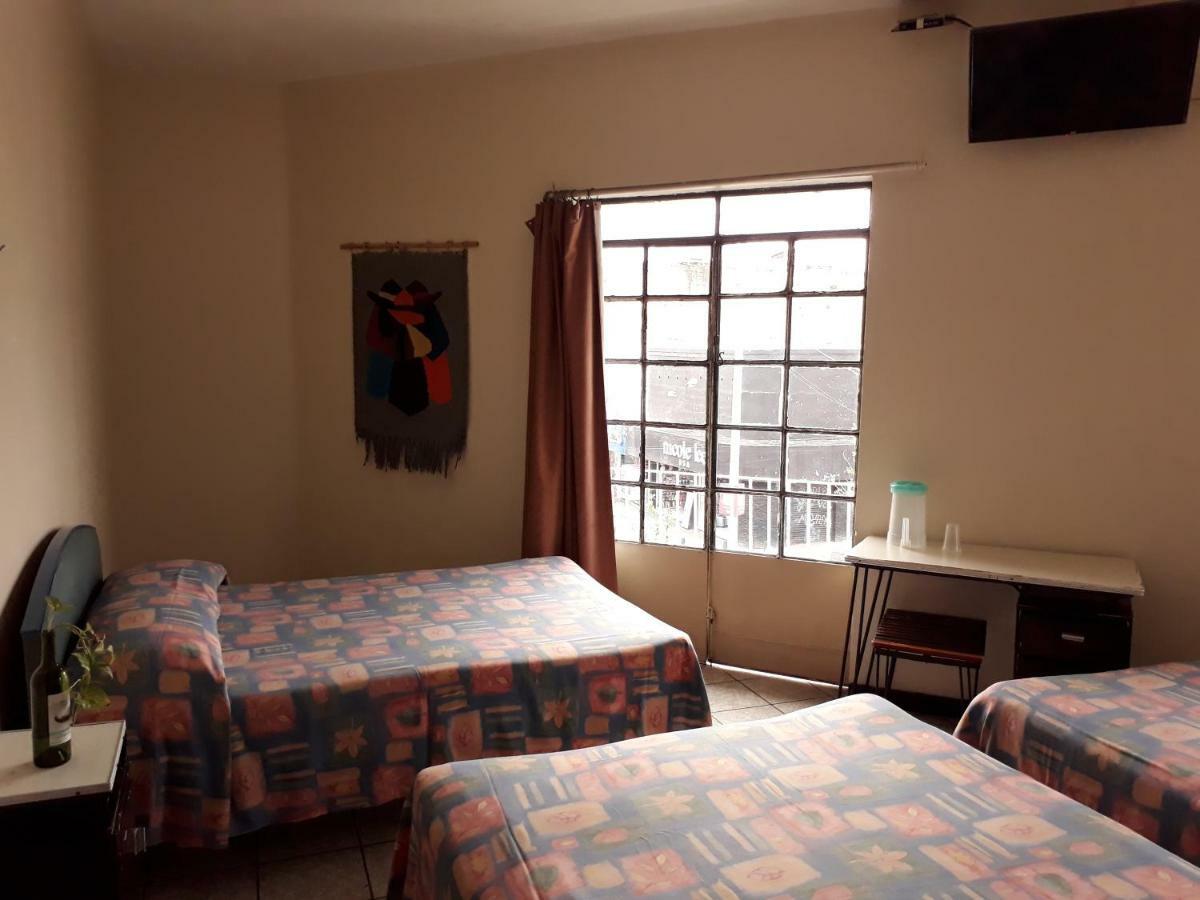 Hotel Janeiro Гуадалахара Екстериор снимка